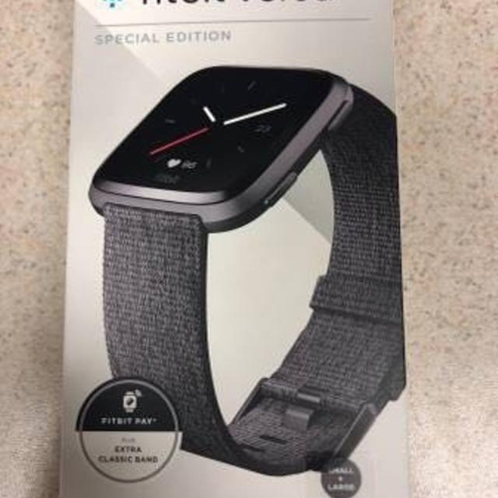 Fitbit Versa - Picture 3 of 3